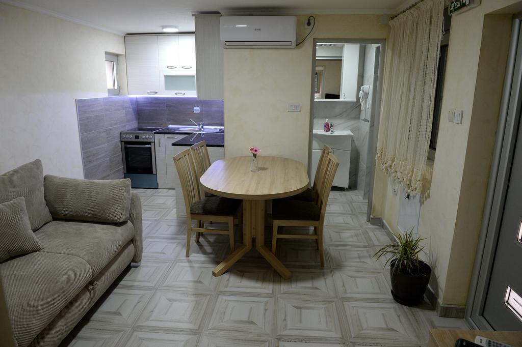Guesthouse Dokic Leskovac  Bagian luar foto