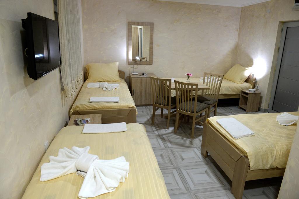 Guesthouse Dokic Leskovac  Bagian luar foto